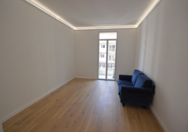 BOULEVARD DES MOULINS - SPACIOUS 2P RENOVATED 53M² IN TOTAL - BRIGHT