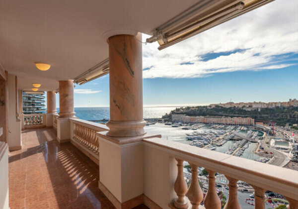 MONTE-CARLO - APPARTEMENT DE MAÎTRE AVEC VUE MER