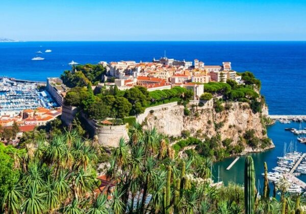 Monaco-Ville: Exclusive Fully Refurbished 2 Bedroom Apartment