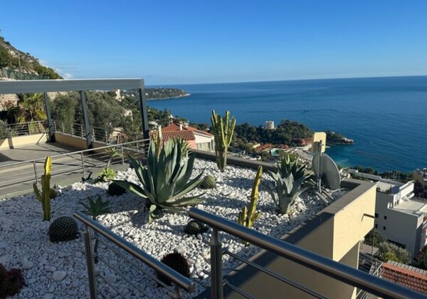 ROQUEBRUNE-CAP-MARTIN / 4 PIECES avec 2 parkings / vue mer