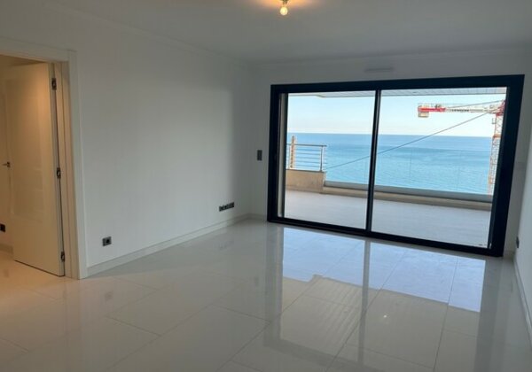 ROQUEBRUNE-CAP-MARTIN / 4 PIECES avec 2 parkings / vue mer